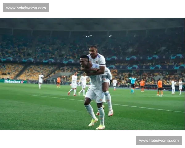 德比黄牌时刻：佩德里拽衣止损，维尼修斯的速度宣言